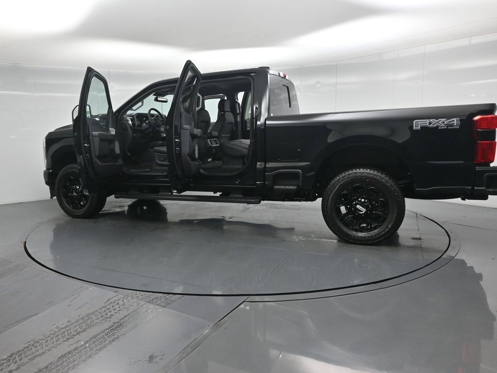 New 2026 Ford F250 Lariat w/ Black Appearance Package image 34