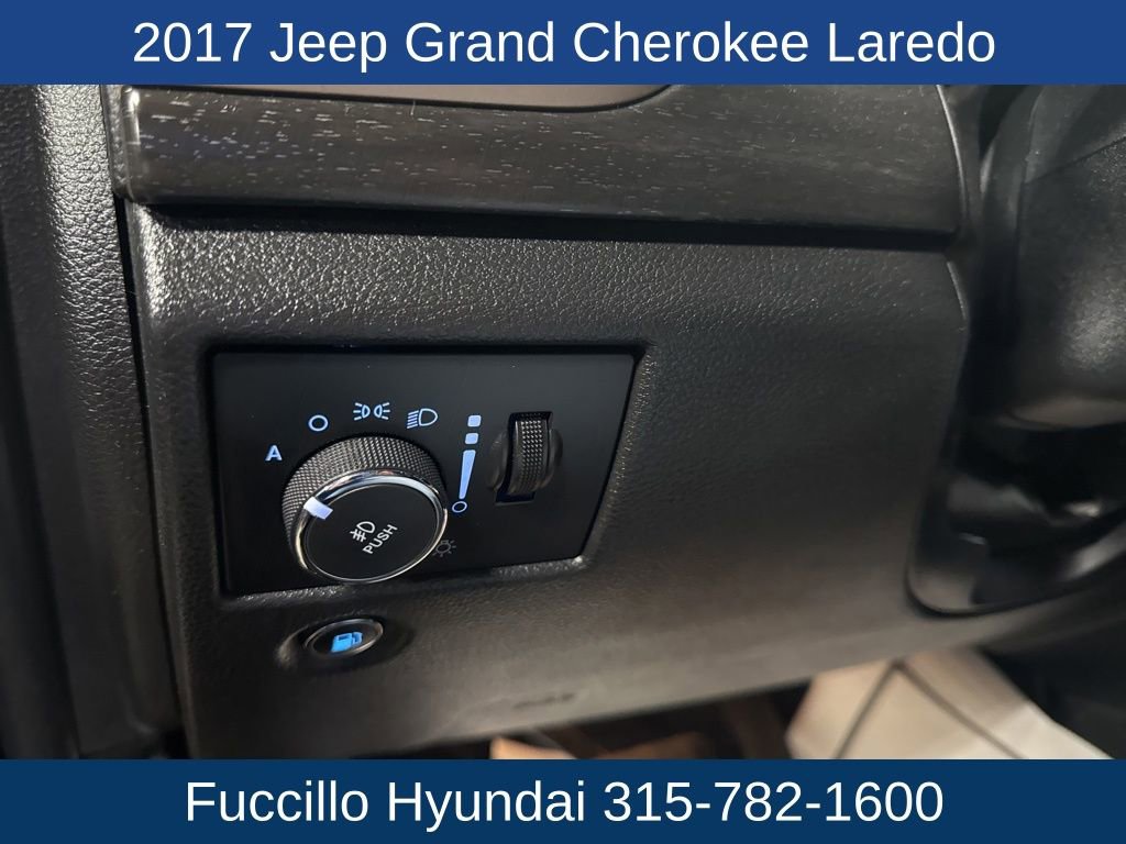 Used 2017 Jeep Grand Cherokee Laredo image 13