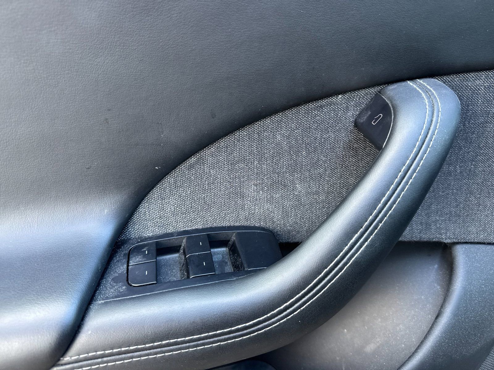 Used 2021 Tesla Model S Plaid image 11