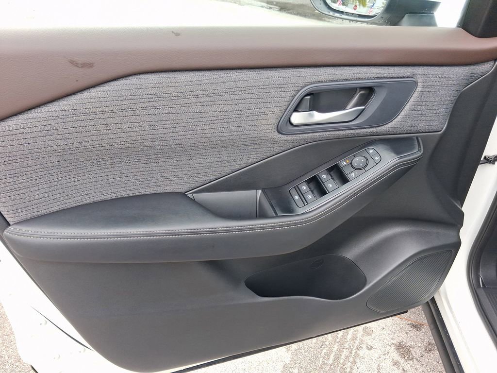 Certified 2023 Nissan Rogue SV image 13