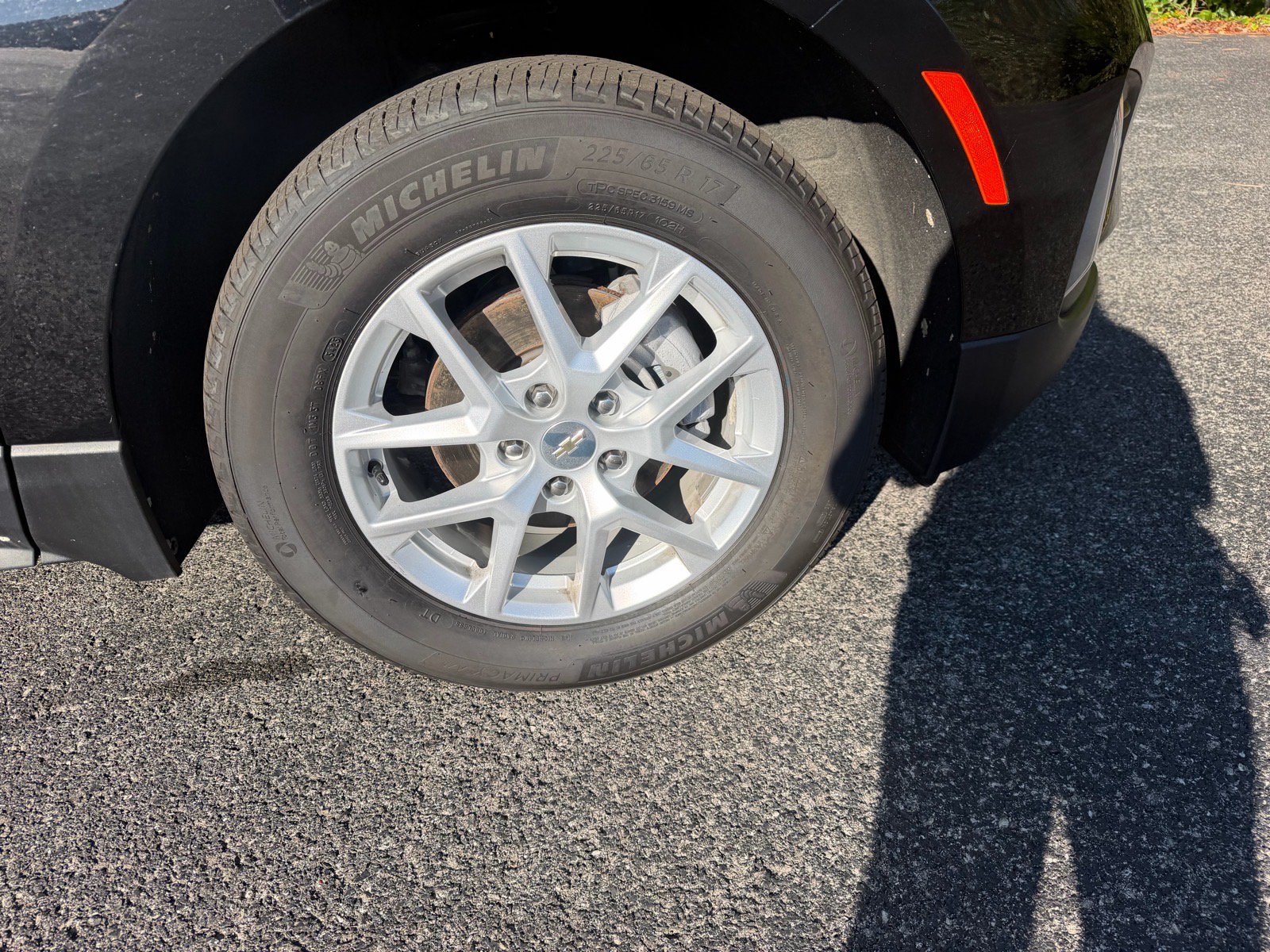 Used 2024 Chevrolet Equinox LT w/ LPO, Floor Liner Package FWD image 16