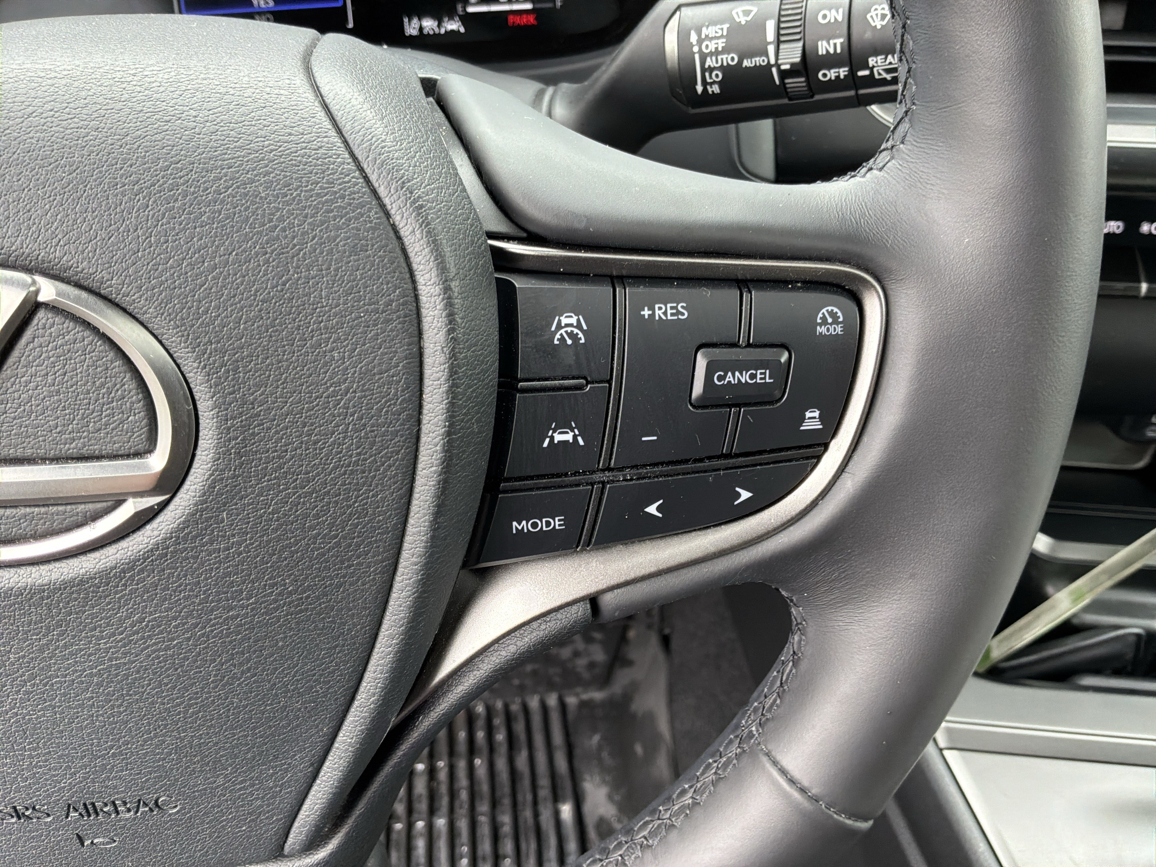 Used 2025 Lexus UX 300h FWD w/ Accessory Package (Z2) image 20