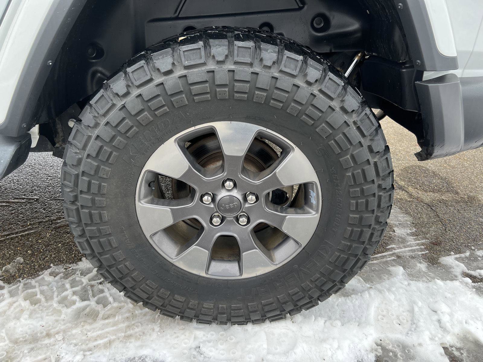 Used 2019 Jeep Wrangler Unlimited Sahara image 37
