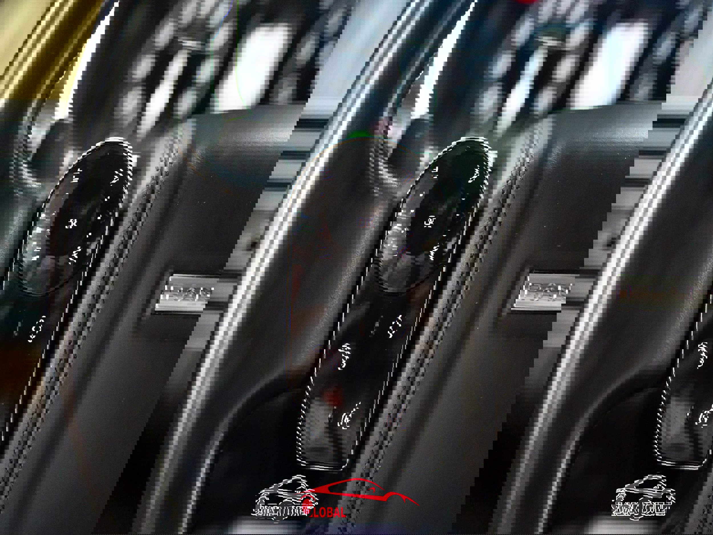 Used 2018 Land Rover Range Rover Long Wheelbase Supercharged image 26