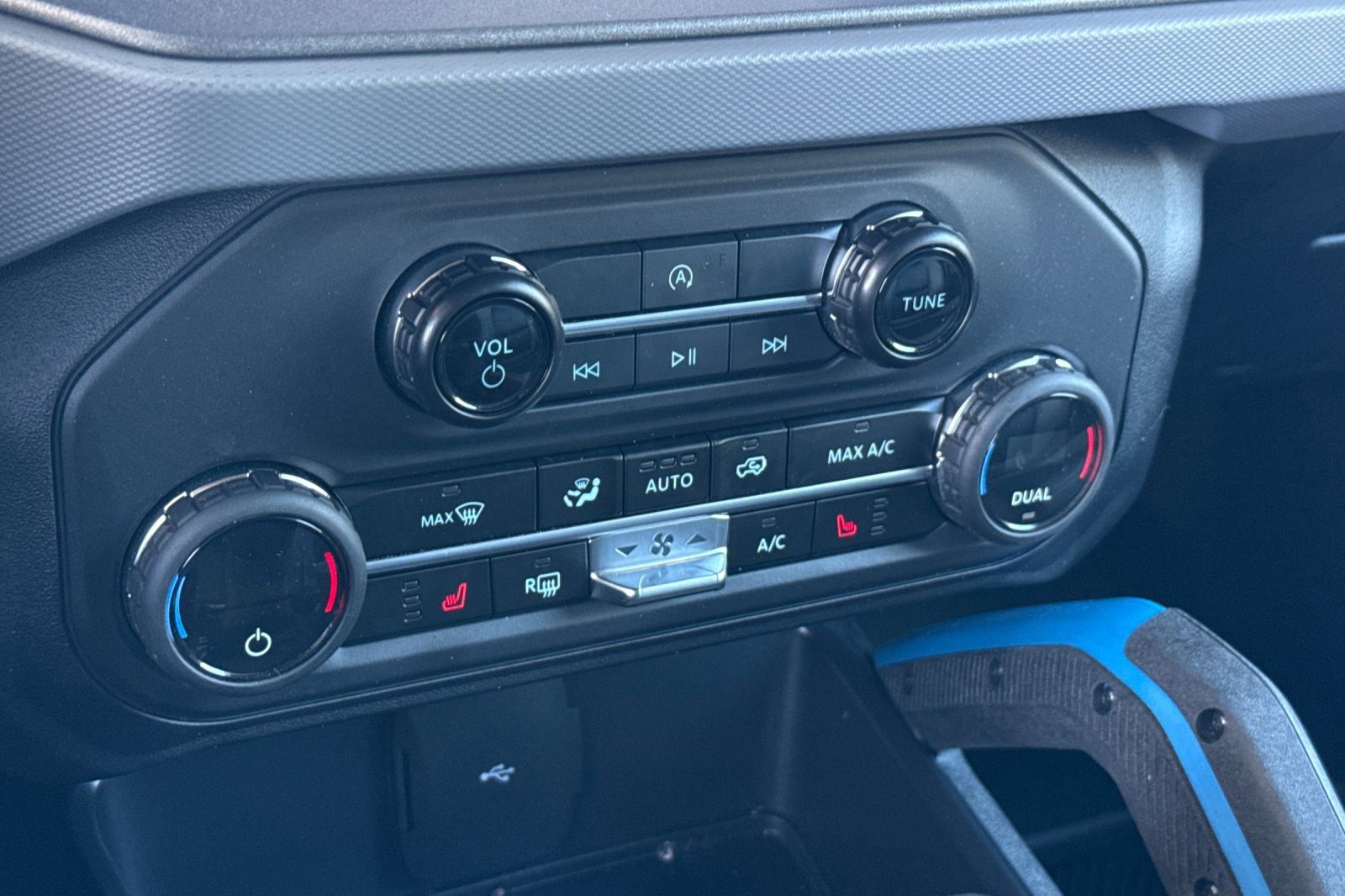 Used 2024 Ford Bronco Black Diamond image 15