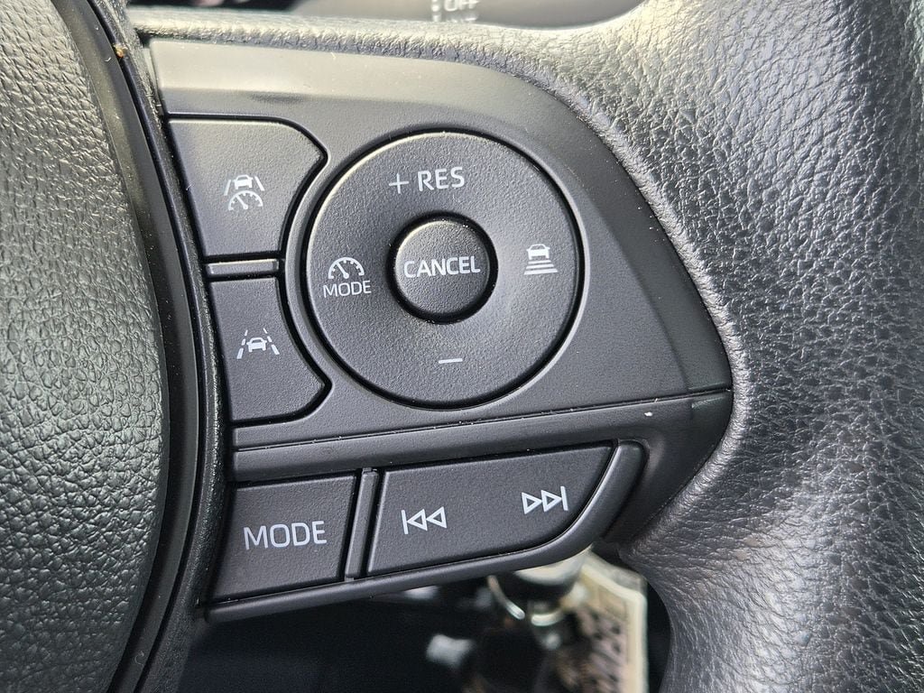 Used 2026 Toyota Corolla LE FWD image 22