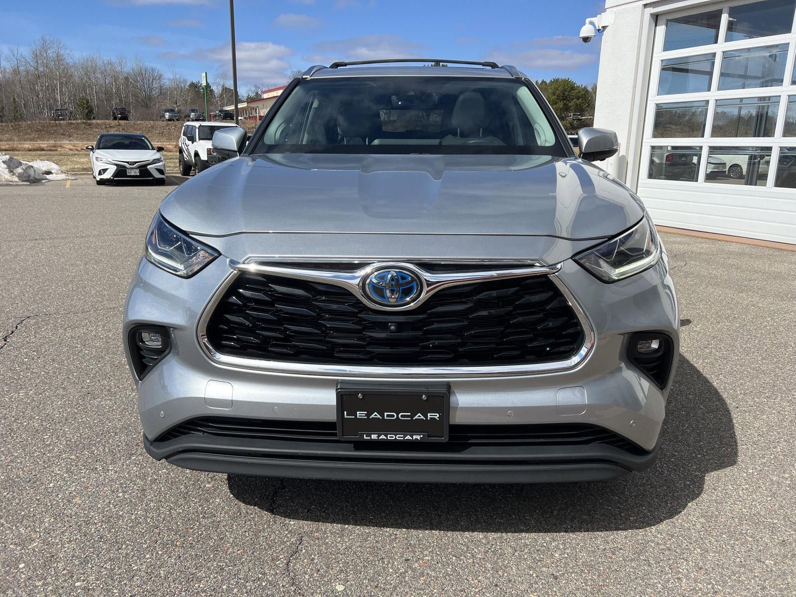 Used 2023 Toyota Highlander Limited image 8
