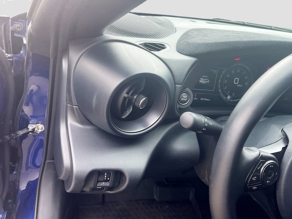 Used 2025 Toyota GR86 Premium RWD image 10