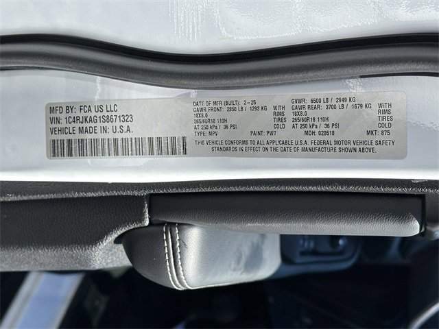 New 2025 Jeep Grand Cherokee L Laredo w/ Luxury Tech Group I image 33