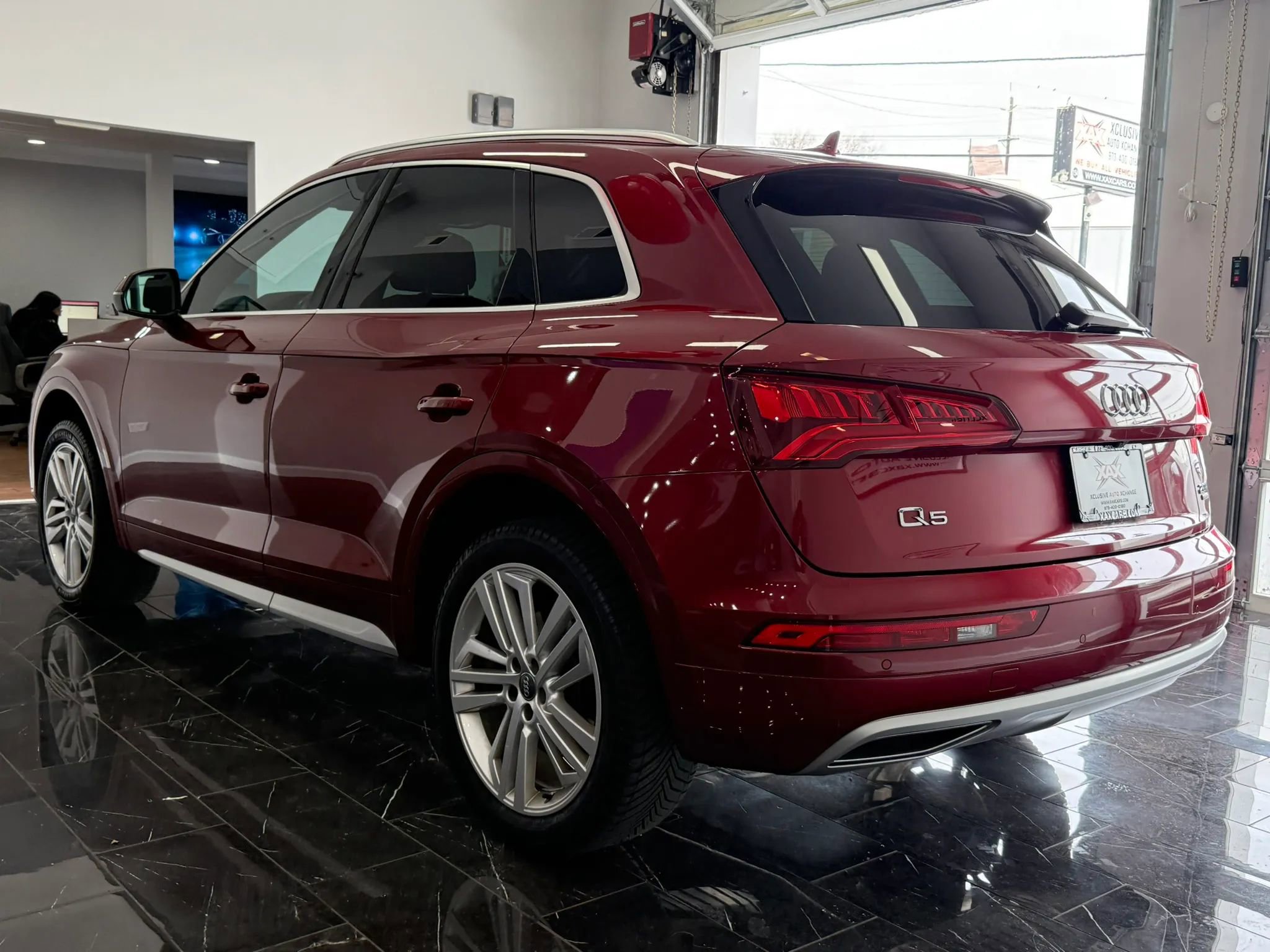 Used 2018 Audi Q5 2.0T Premium Plus w/ Premium Plus Package image 4