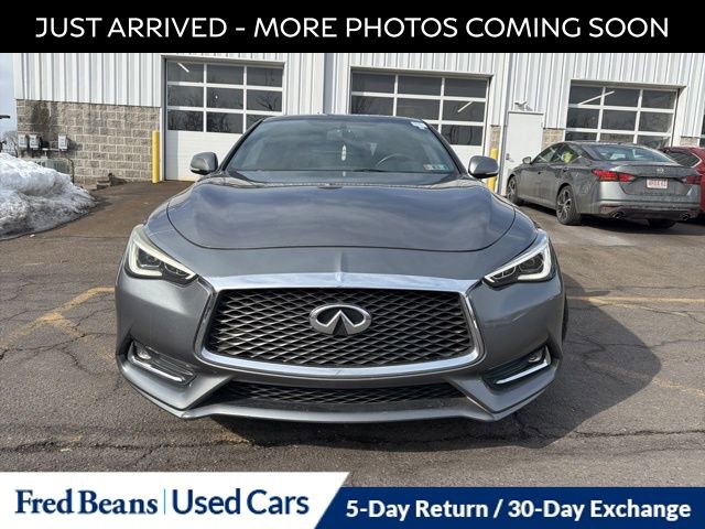 Used 2017 INFINITI Q60 Red Sport 400 image 2