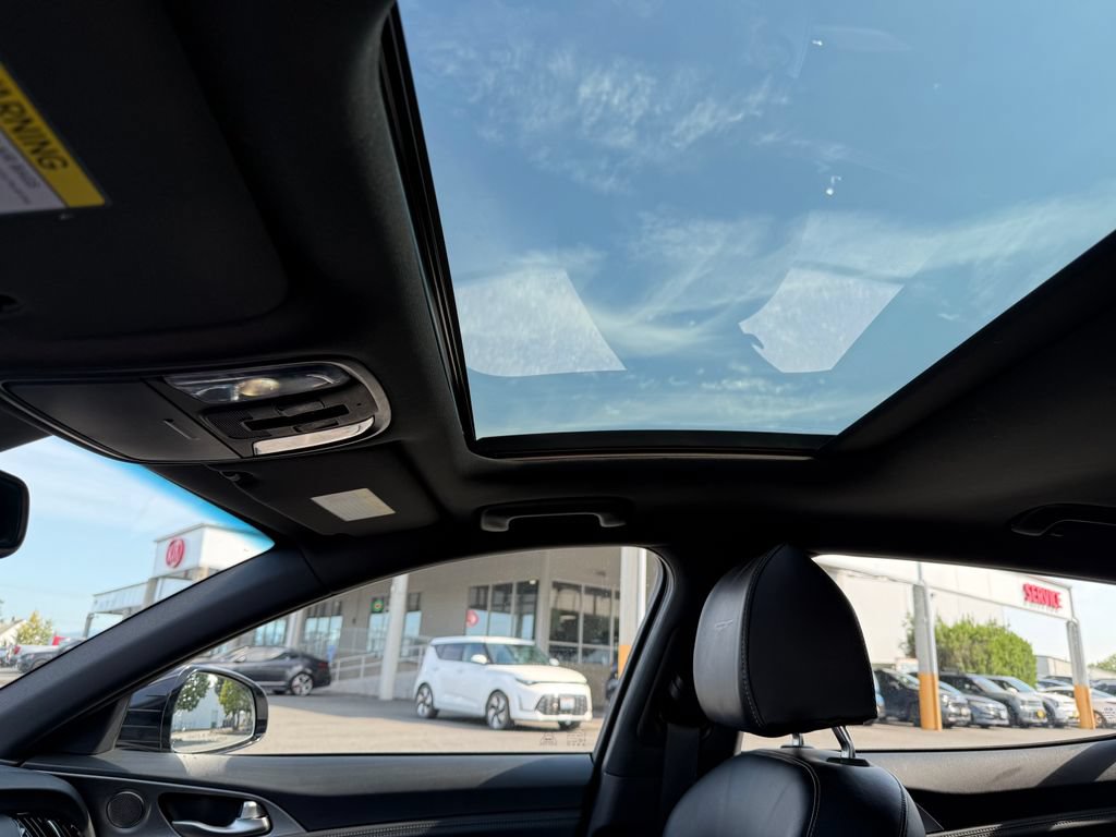 Used 2020 Kia Stinger GT2 AWD/4WD image 17