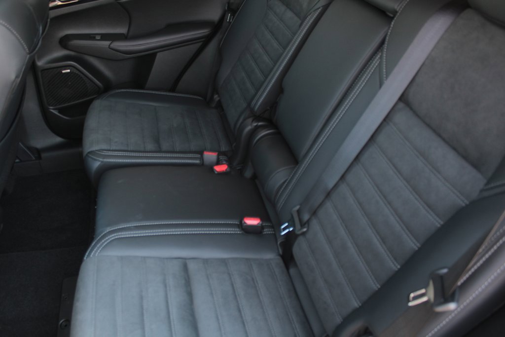 New 2025 Mitsubishi Outlander SE image 13