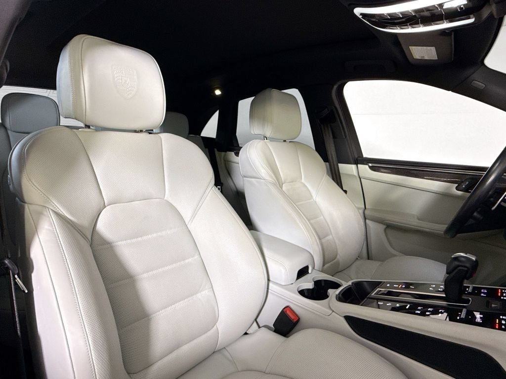 Certified 2024 Porsche Macan GTS AWD/4WD image 18
