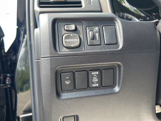 Used 2018 Toyota 4Runner TRD Off-Road AWD/4WD image 24
