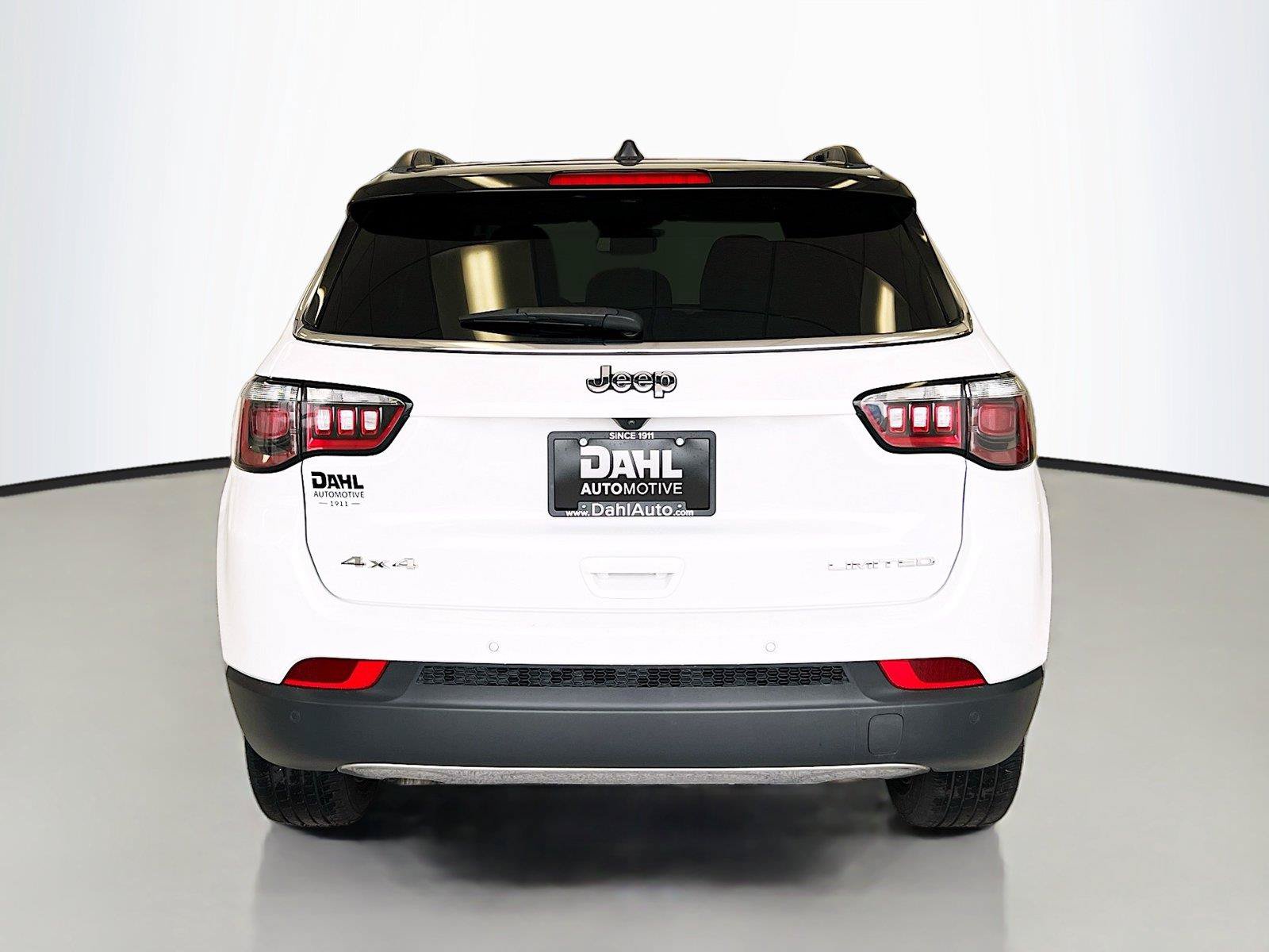 Used 2024 Jeep Compass Limited AWD/4WD image 12