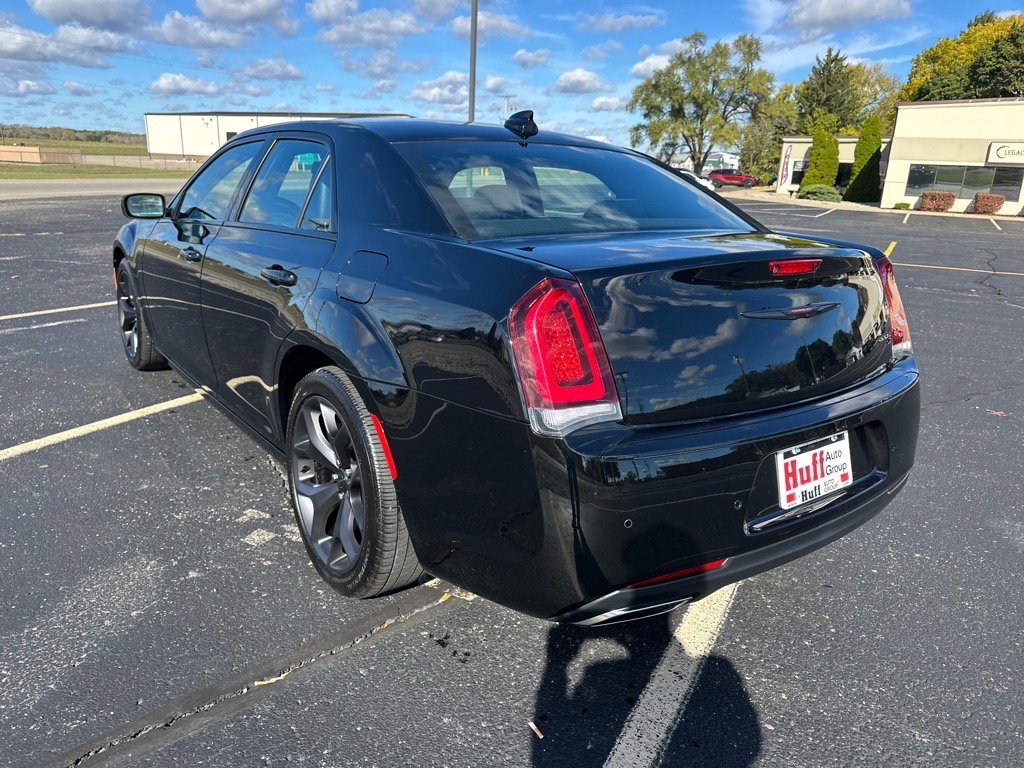 Used 2021 Chrysler 300 S image 8