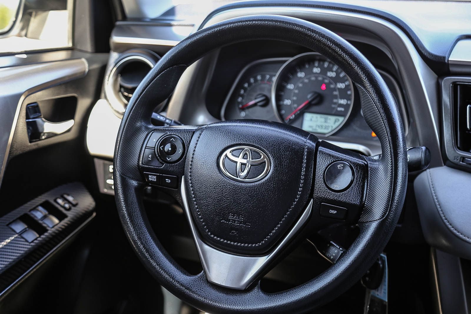 Used 2015 Toyota RAV4 XLE FWD image 18