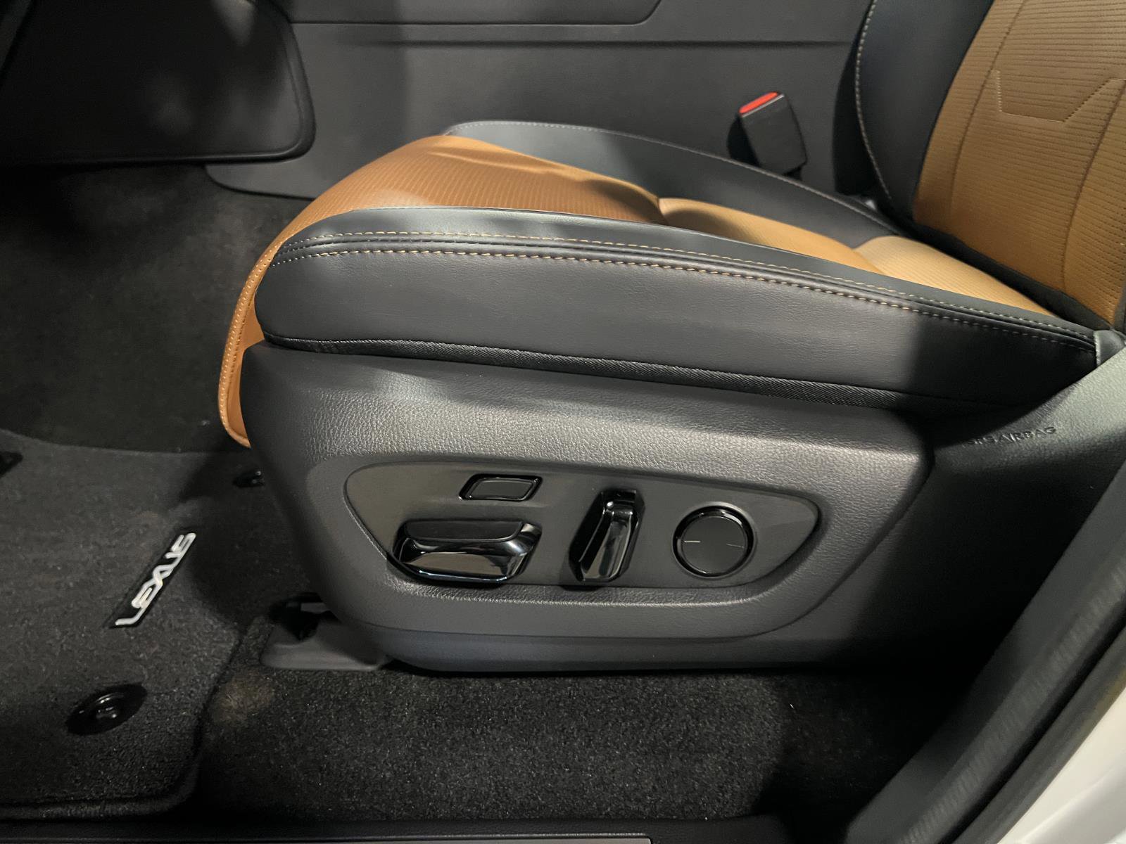 Used 2026 Lexus GX 550 w/ Cold Area Package image 27