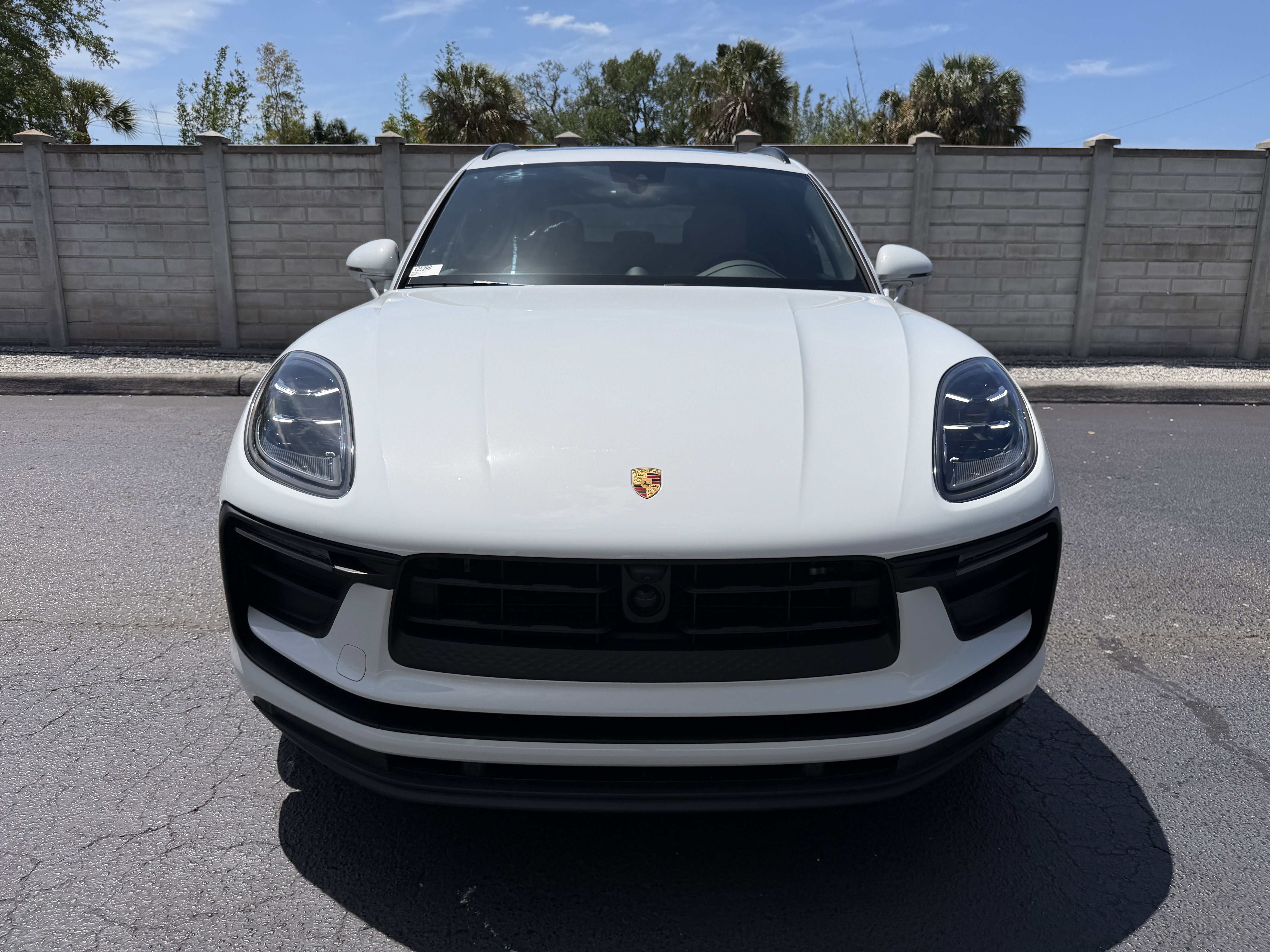 Certified 2025 Porsche Macan image 11