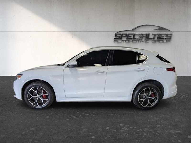 Used 2020 Alfa Romeo Stelvio Ti w/ Active Blind Spot Package AWD/4WD image 7