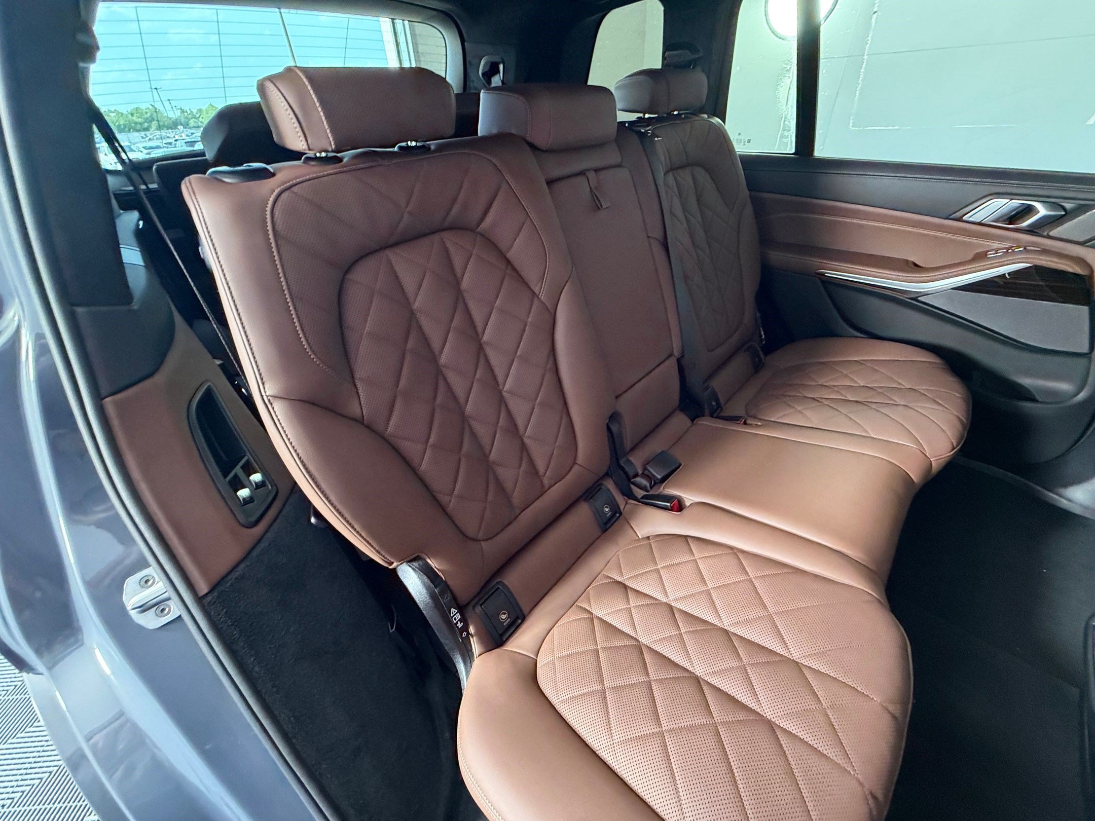 New 2027 BMW X7 xDrive40i w/ Premium Package AWD/4WD image 33