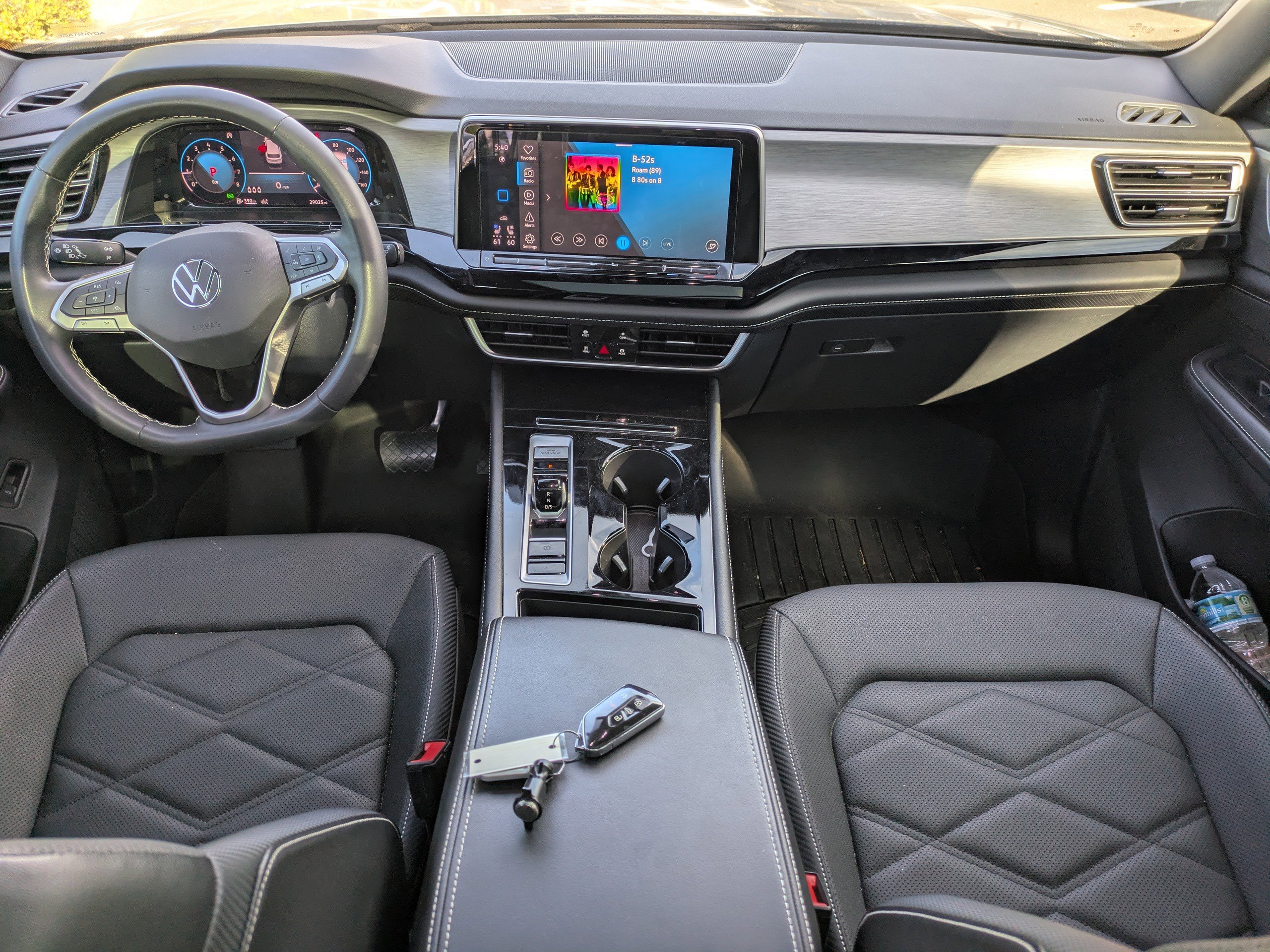 Used 2024 Volkswagen Atlas Cross Sport SE w/ Panoramic Sunroof Package FWD image 9