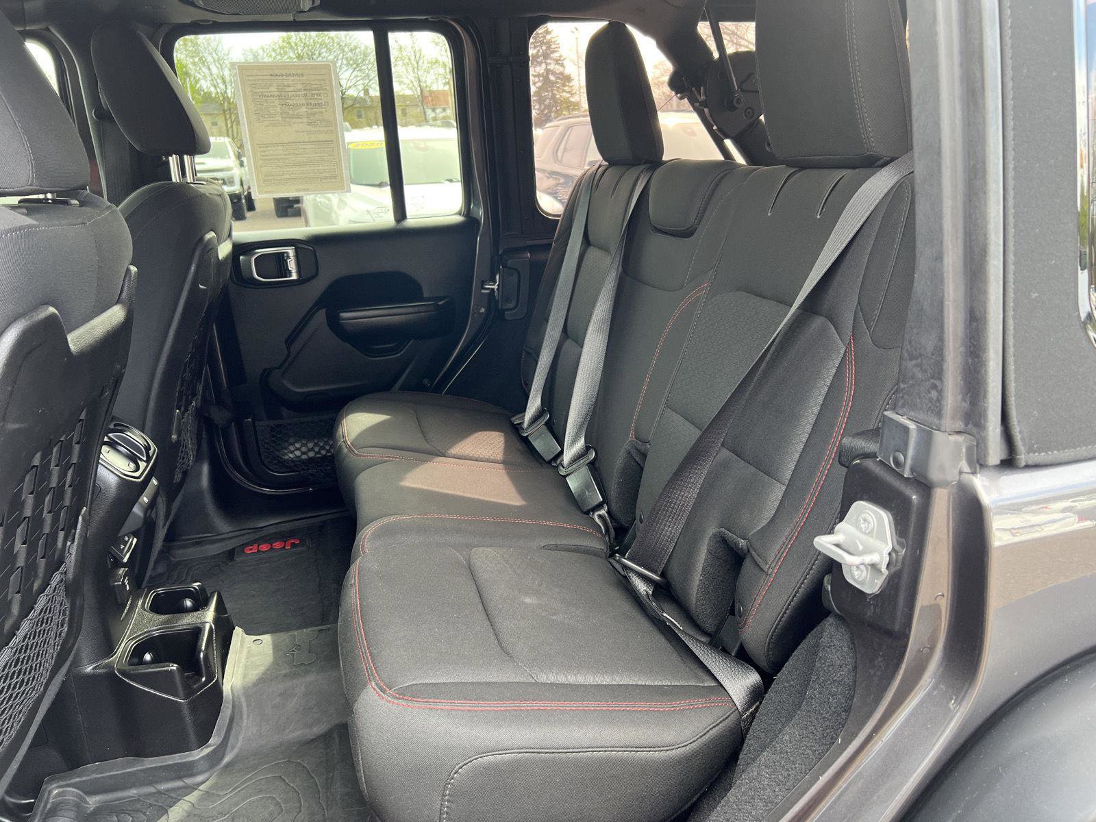 Used 2018 Jeep Wrangler Unlimited Rubicon image 15