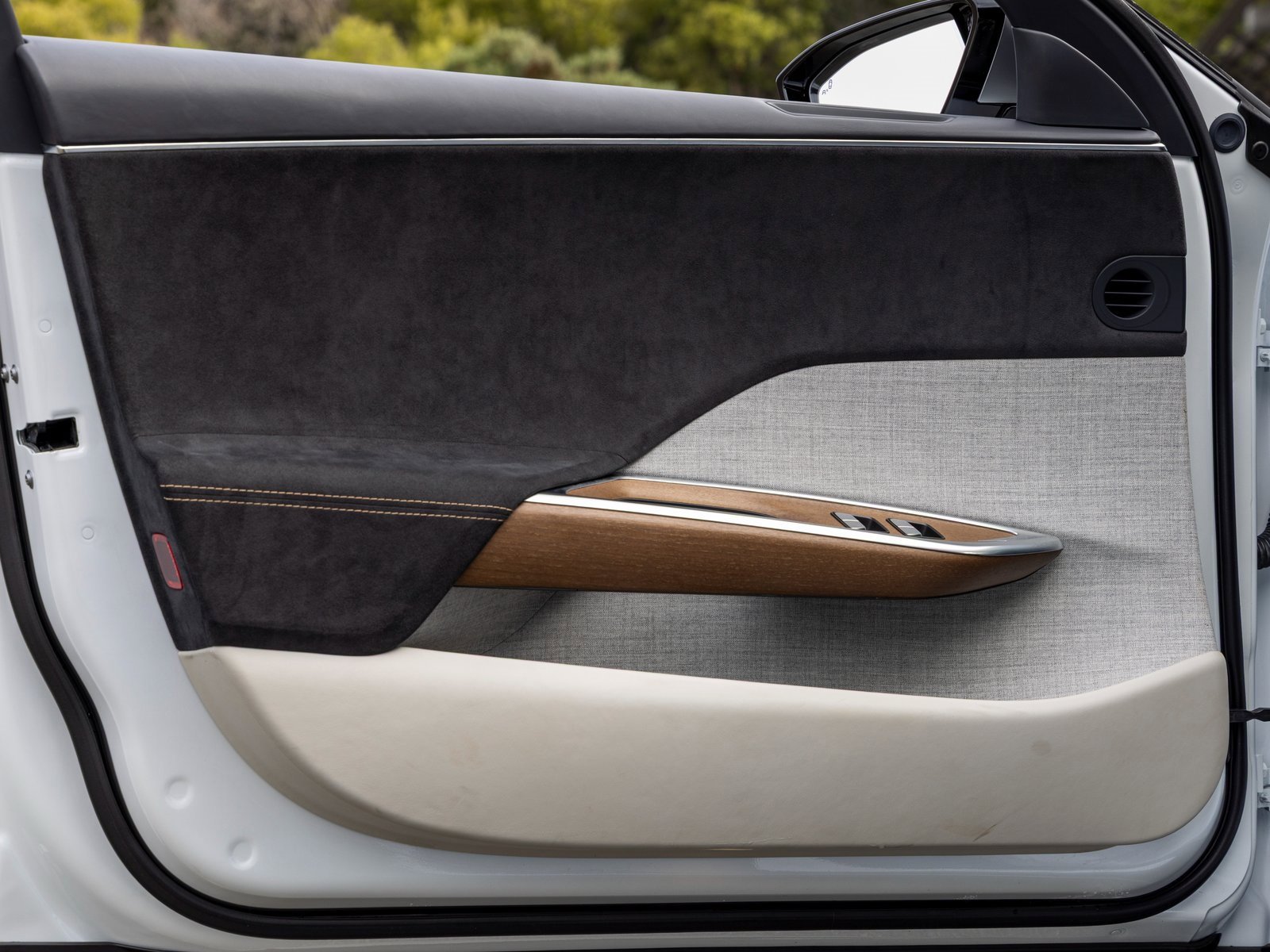 Used 2022 Lucid Air Grand Touring image 22