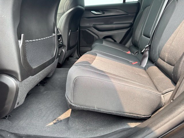 Used 2025 Jeep Grand Cherokee Laredo X w/ Luxury Tech Group I AWD/4WD image 11