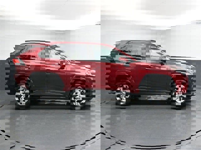 Used 2021 Toyota RAV4 XLE w/ Convenience Package image 15