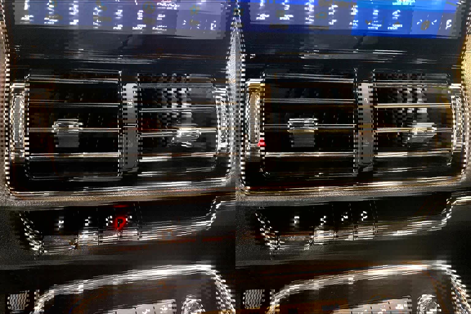 Used 2024 Lincoln Navigator Reserve image 29