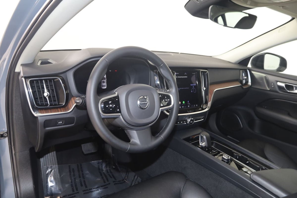 Used 2023 Volvo S60 B5 Plus AWD/4WD image 27