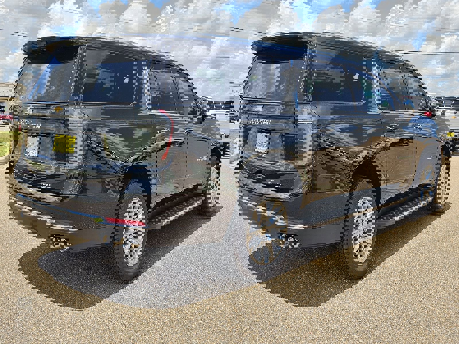 New 2025 Chevrolet Suburban Premier w/ Sun And Tow Package image 5