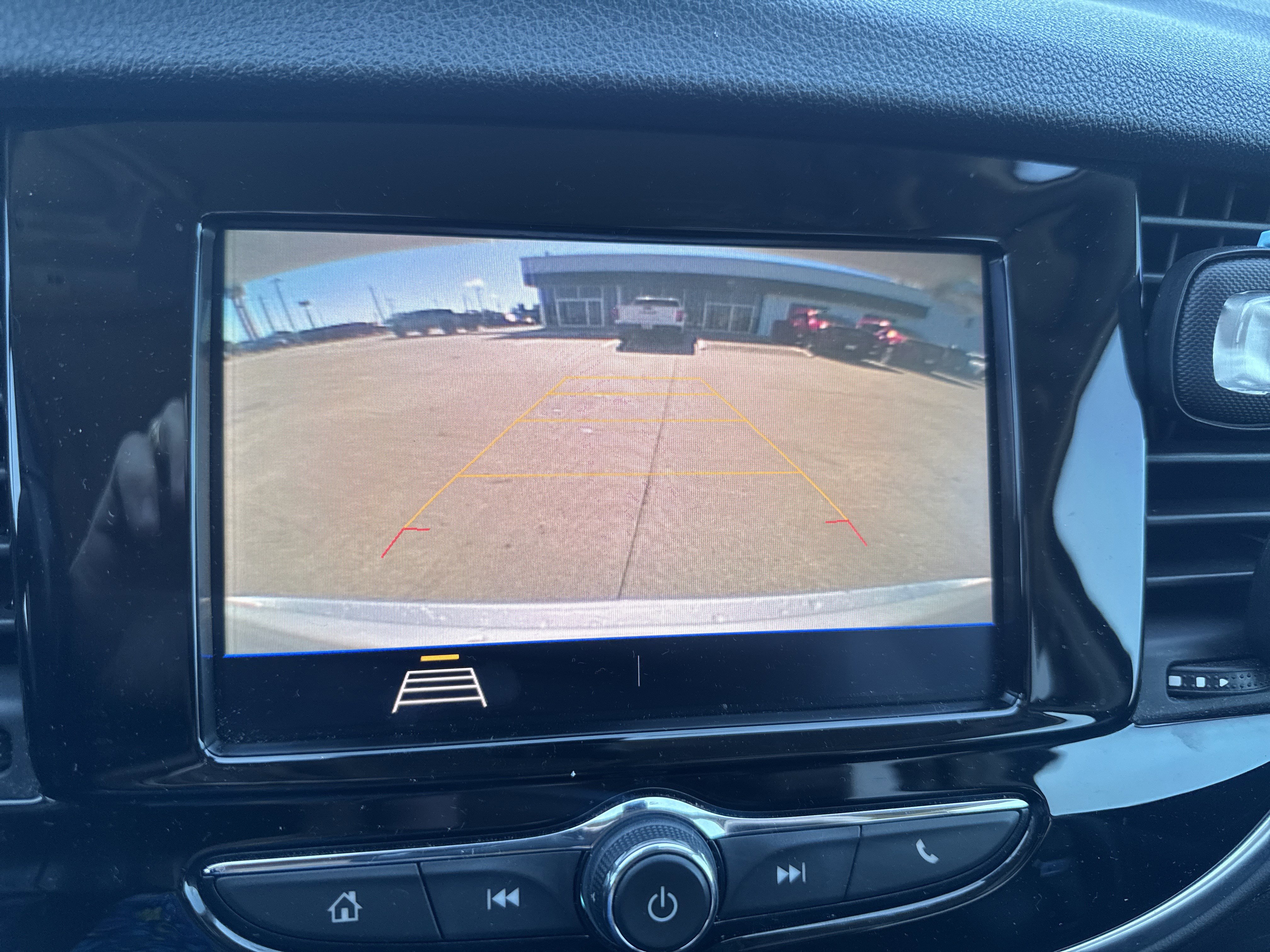 Used 2022 Buick Encore Preferred w/ Safety Package FWD image 18