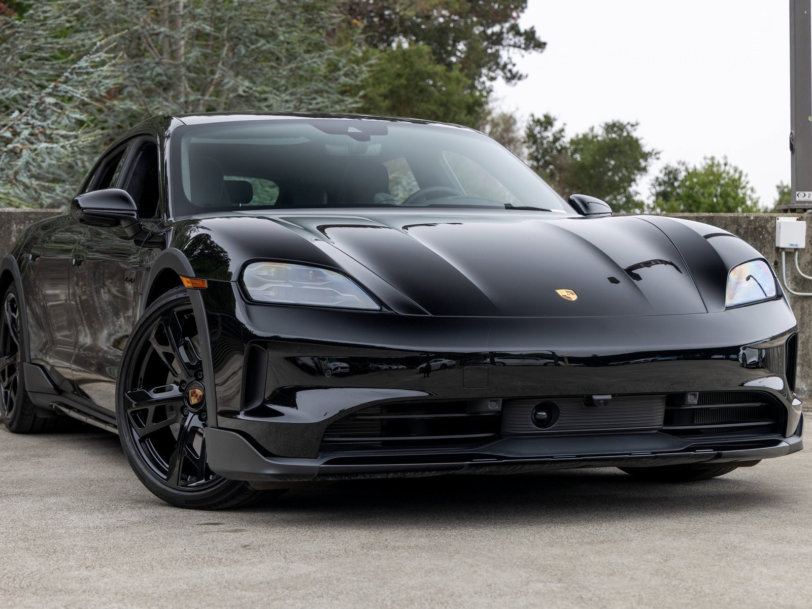 New 2025 Porsche Taycan 4S image 9