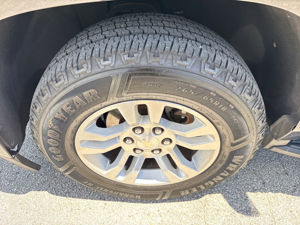 Used 2018 Chevrolet Tahoe LS w/ Enhanced Driver Alert Package RWD image 11