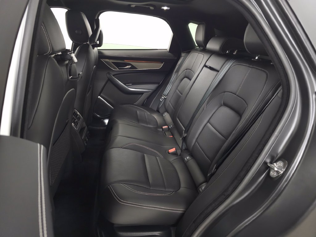 Used 2025 Jaguar F-PACE R-Dynamic S AWD/4WD image 36