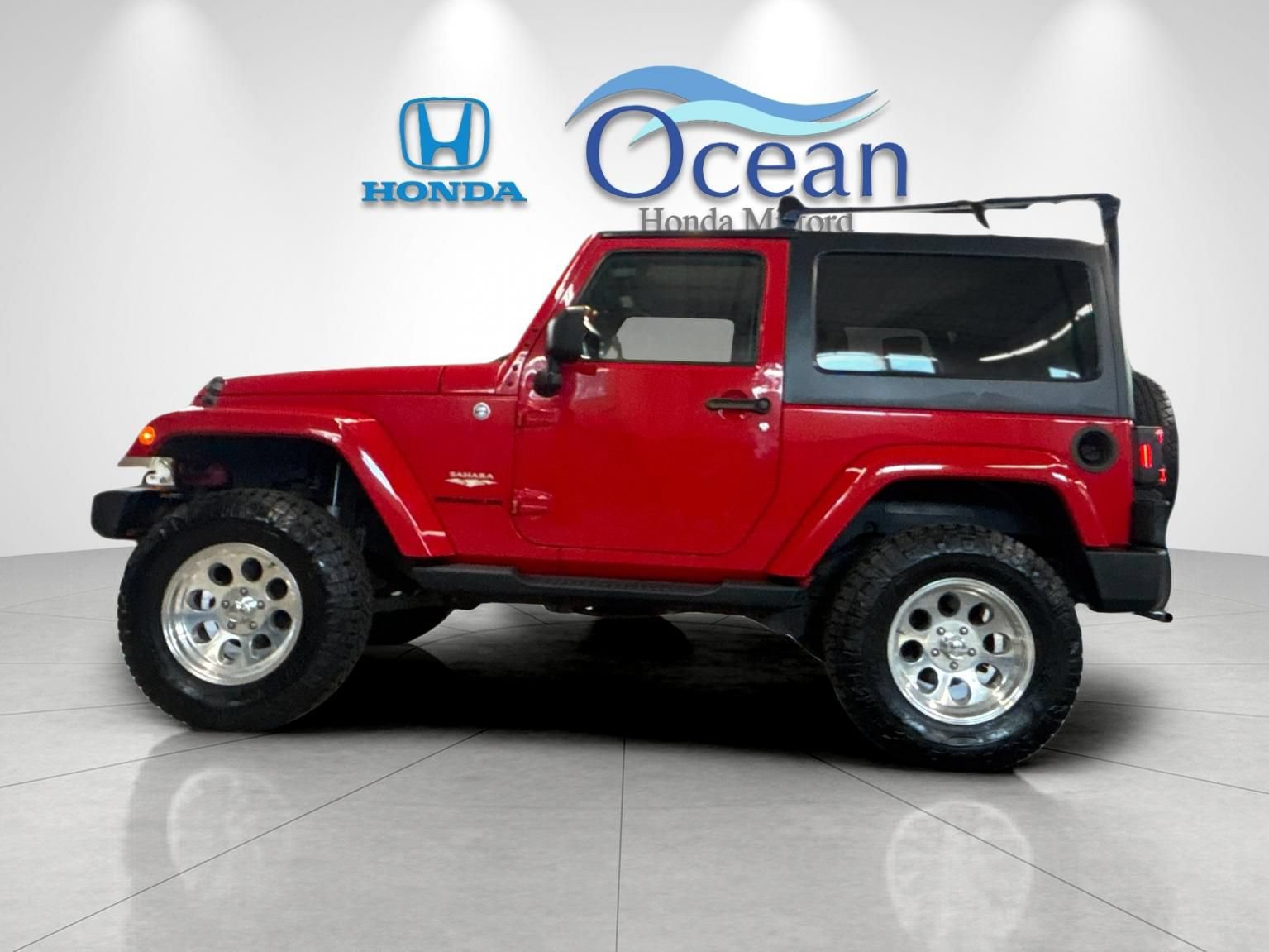 Used 2014 Jeep Wrangler Sahara w/ Dual Top Group AWD/4WD image 6