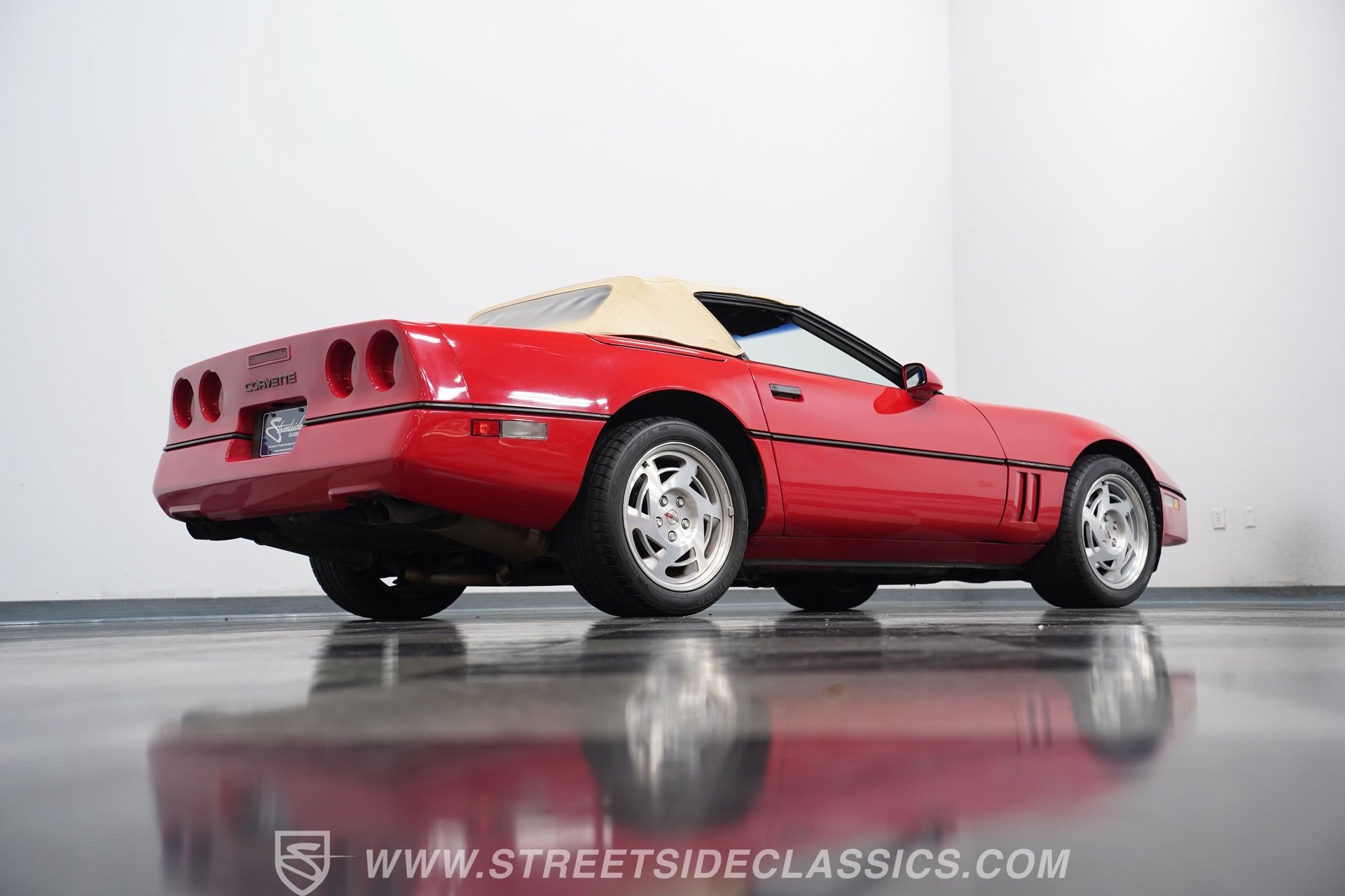 Used 1990 Chevrolet Corvette Convertible RWD image 28