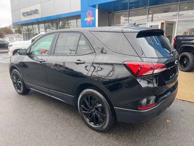 Used 2024 Chevrolet Equinox LS w/ LS Convenience Package image 4