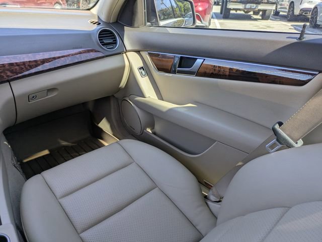 Used 2014 Mercedes-Benz C 250 Sedan image 16