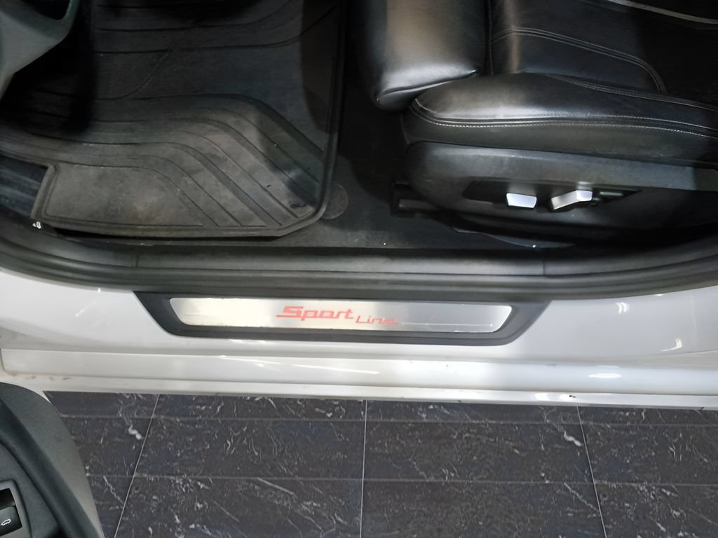 Used 2017 BMW 540i xDrive AWD/4WD image 10