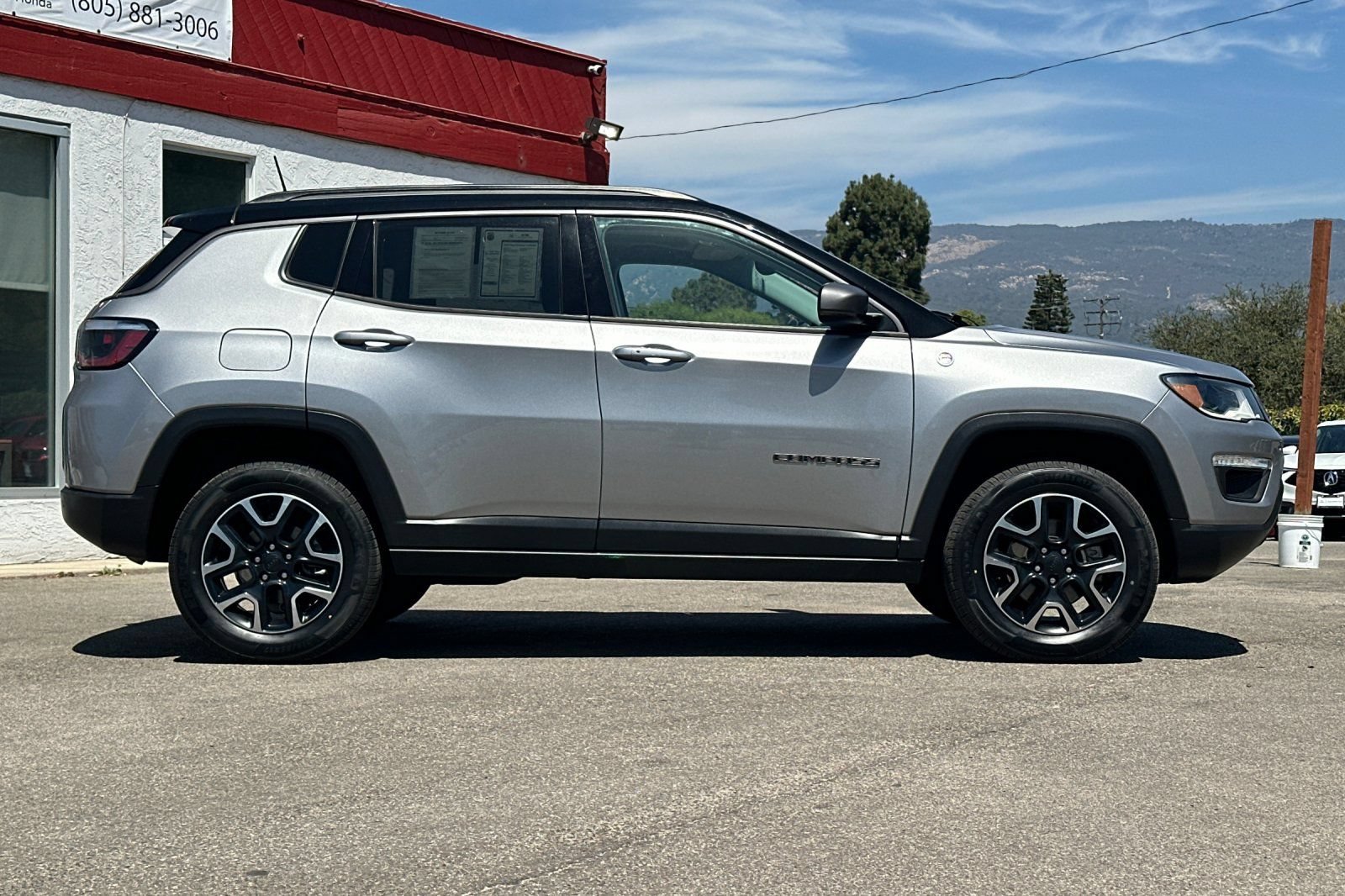 Used 2019 Jeep Compass Trailhawk w/ Leather Interior Group AWD/4WD image 3