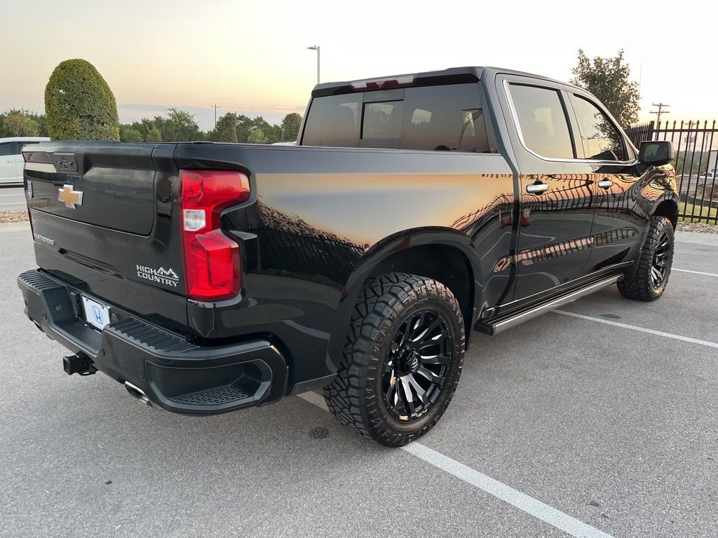 Used 2022 Chevrolet Silverado 1500 High Country w/ Safety Package II image 4
