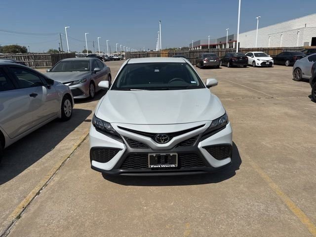 Used 2023 Toyota Camry SE FWD image 2