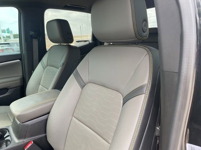 Used 2024 Chevrolet Colorado ZR2 w/ ZR2 Convenience Package III image 11