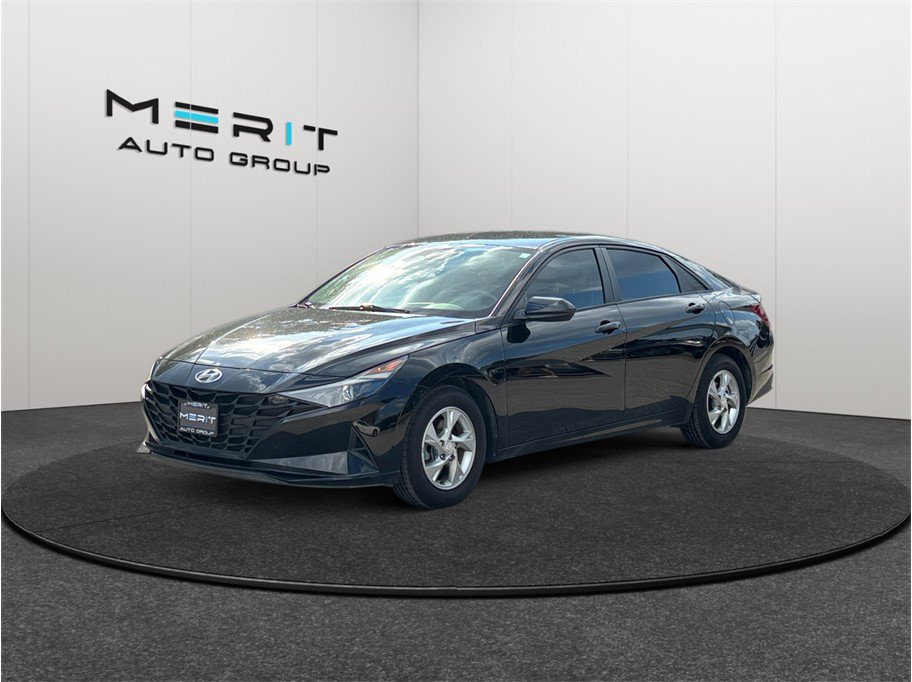 Used 2022 Hyundai Elantra SE FWD image 4