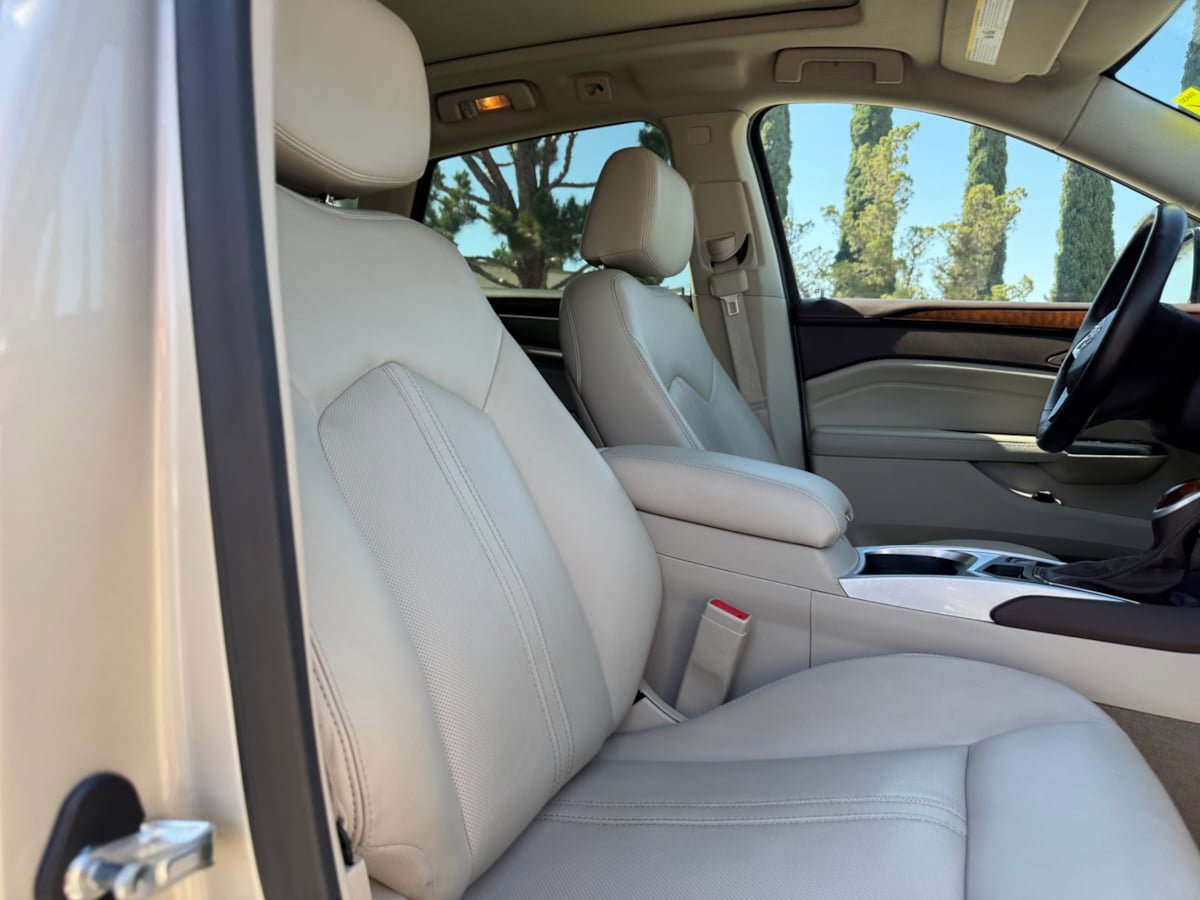 Used 2013 Cadillac SRX Premium w/ LPO, U-Rail D-Rings Package FWD image 20