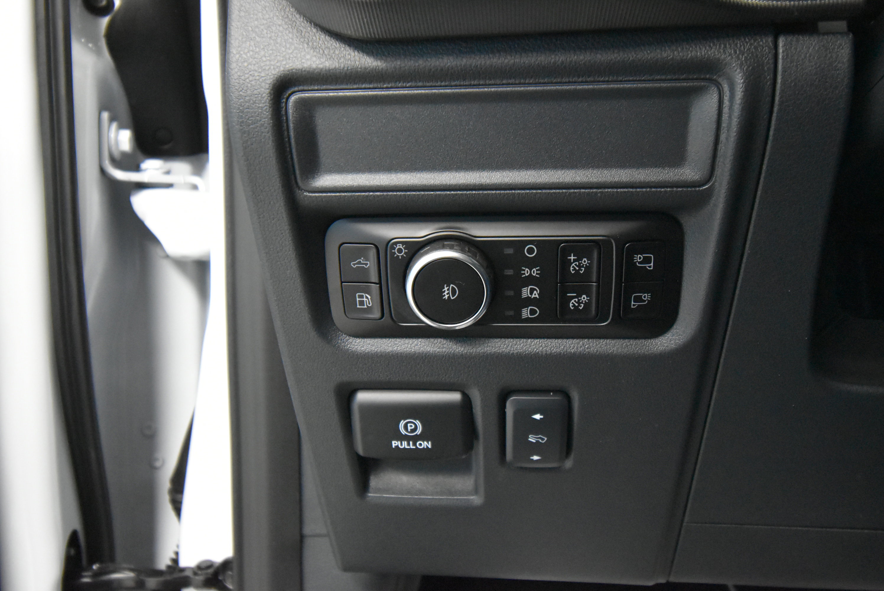 New 2025 Ford F150 Lariat w/ Equipment Group 502A High image 7